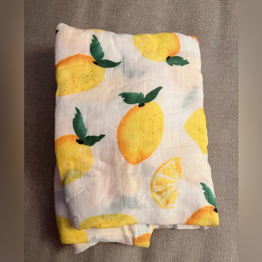 Lemon bamboo muslin blanket